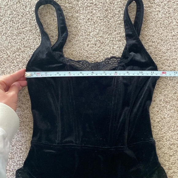 Black velvet and lace thong corset lingerie - Picture 9 of 9